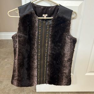 Reba faux fur vest- M